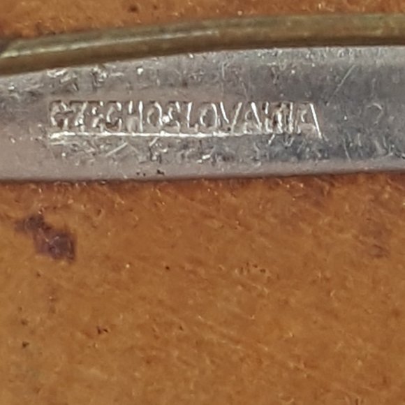 WWII Wooden Fruit Pin made in Czechoslovak. Rare - Picture 5 of 12